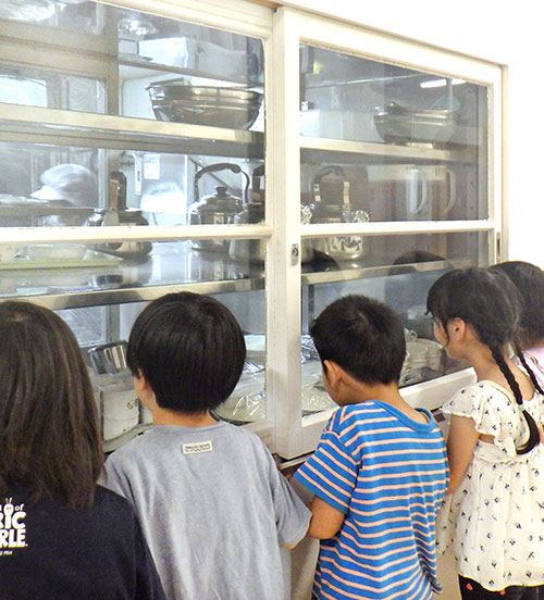 今日の給食は何かな？